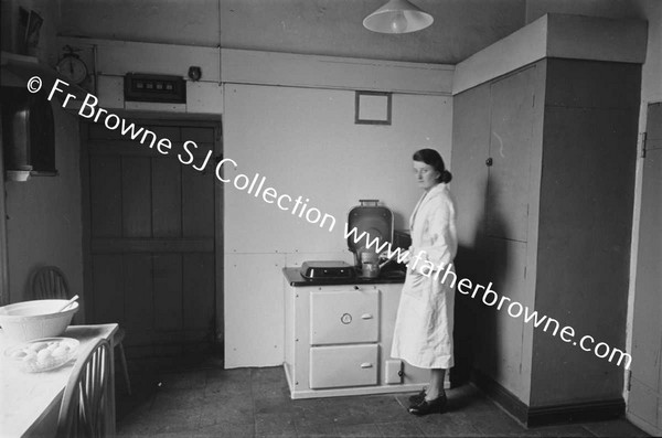 LINDEN NURSING HOME BRIDIE SMOLLEN IN KITCHEN